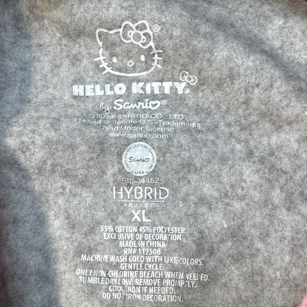 Hello Kitty Gray and Pink Crew Neck Sweatshirt NEW XL - Picture 9 of 12